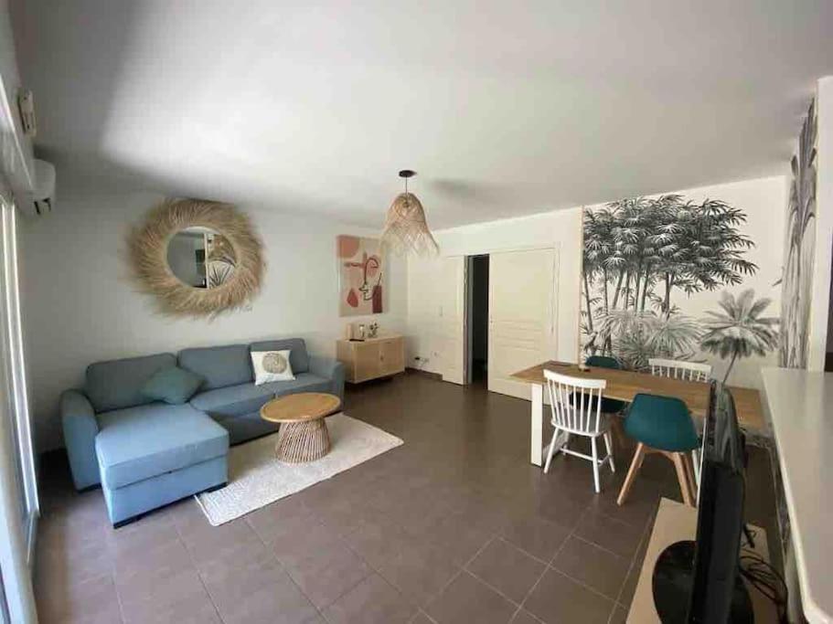Tres Bel Appartement Contemporain Et Calme Фрежюс Экстерьер фото