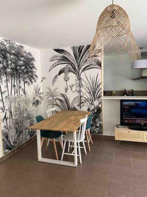 Tres Bel Appartement Contemporain Et Calme Фрежюс Экстерьер фото